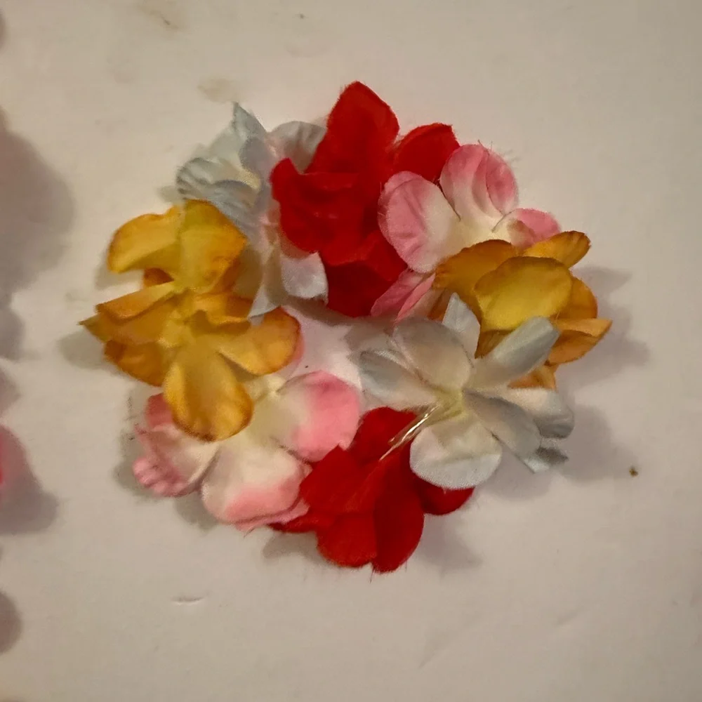 Tropical, vibrant, luau lays